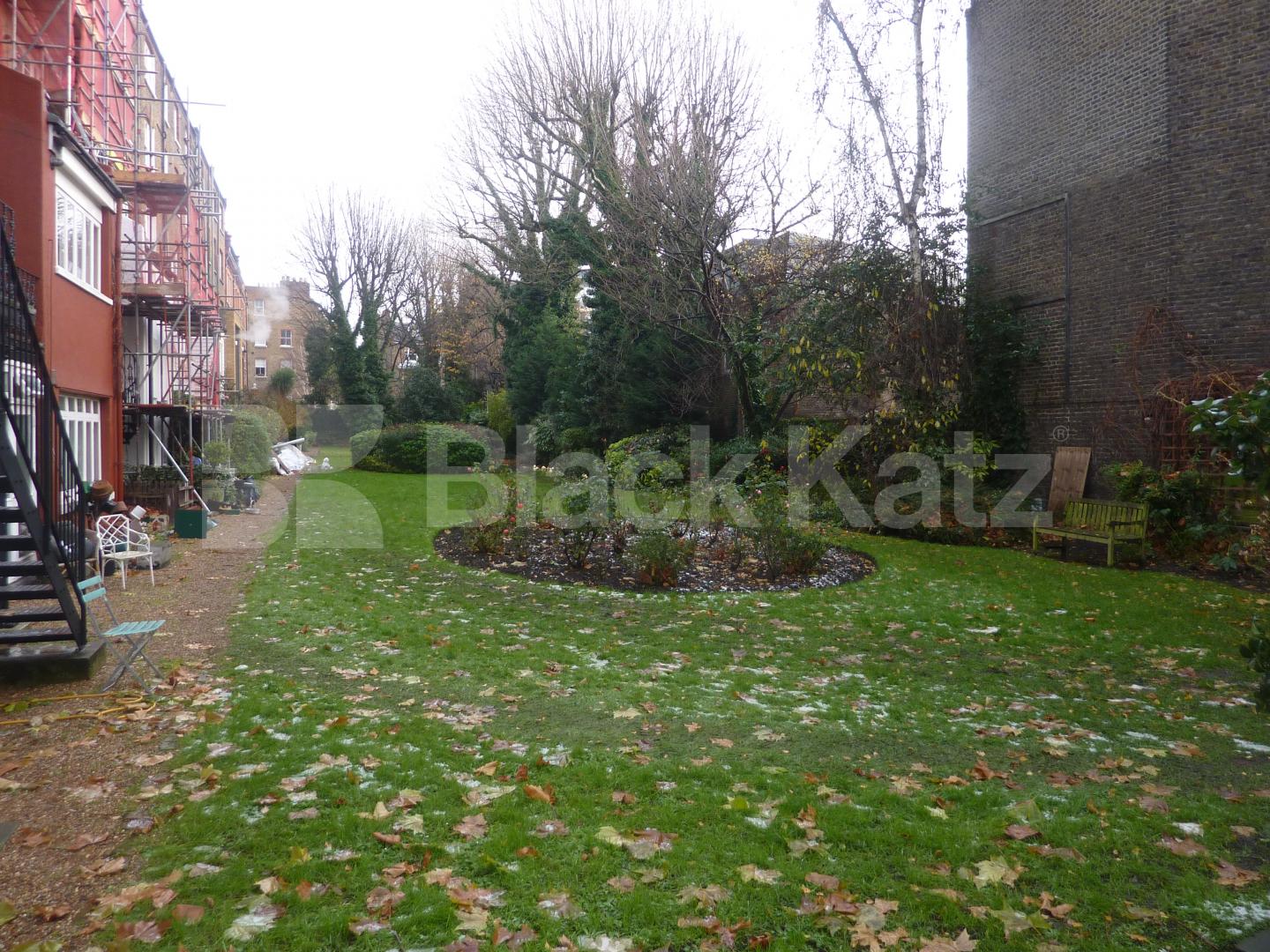 			NEW INSTRUCTION, 2 Bedroom, 1 bath, 1 reception Flat			 Sutherland Avenue, MAIDA VALE